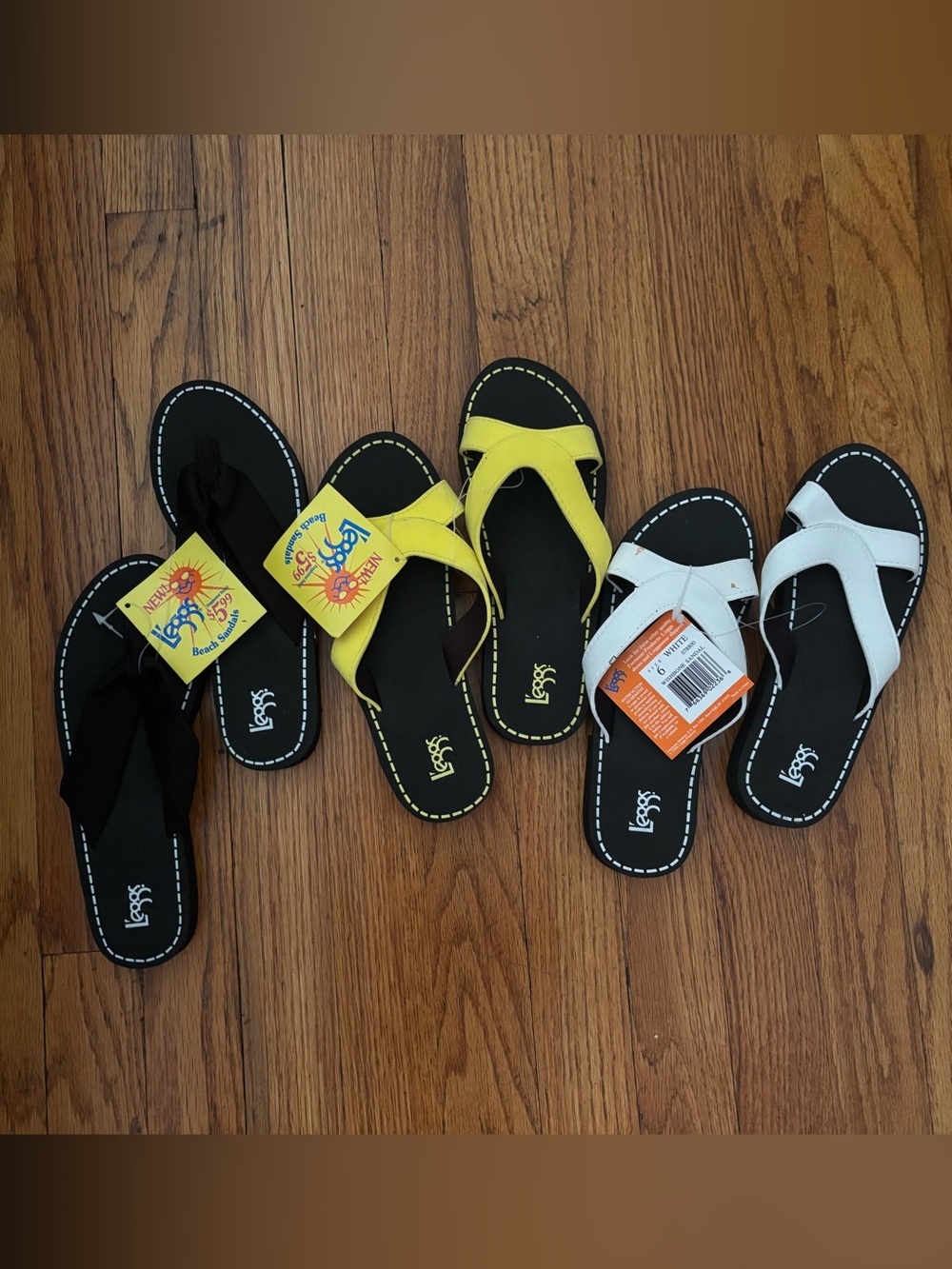 L'eggs vintage nwt 3 pair Yellow, Black, White Beach Sandals - Easy Slip-On